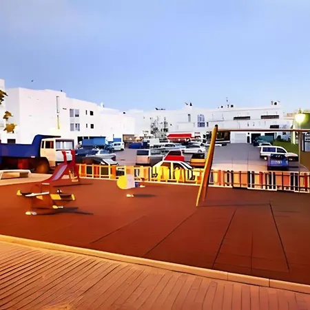 Apartamento Moderno En El Centro, Cerca De La Playa, Con Ac Y Wifi - Es-180-301